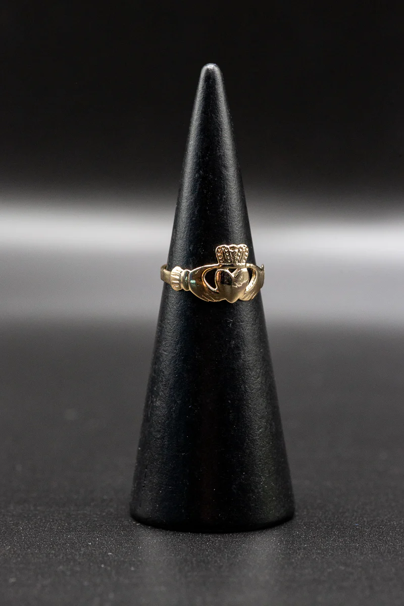 Gold 9ct Claddagh Ring - Image 6