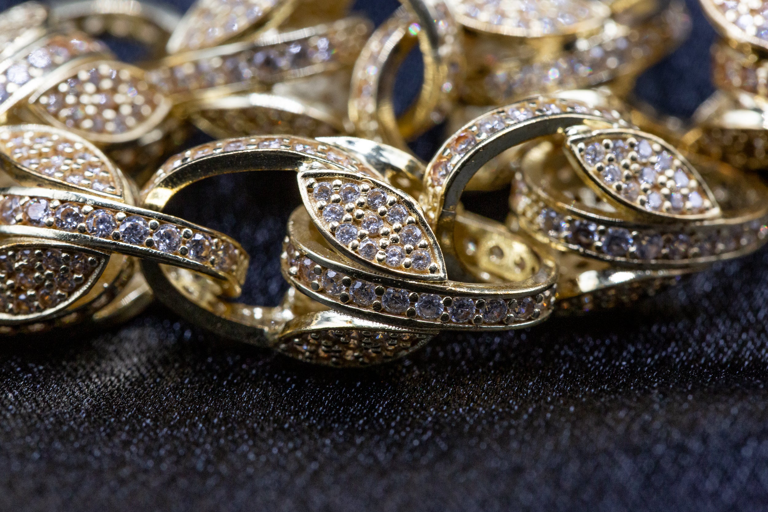 9ct Solid Gold CZ Tulip Bracelet - Image 5