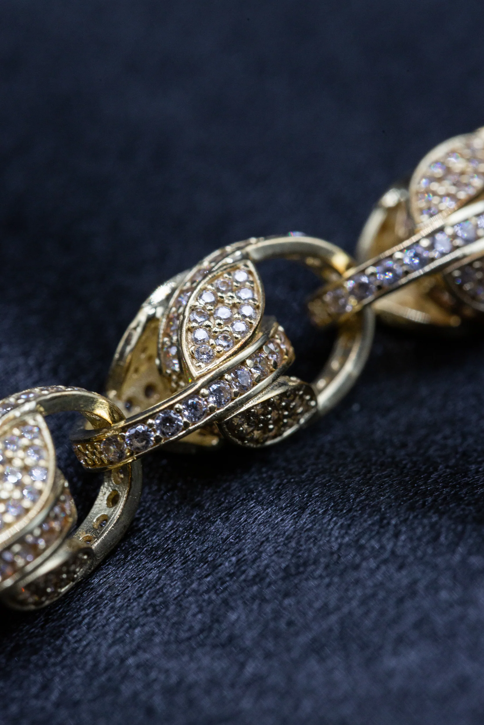 9ct Solid Gold CZ Tulip Bracelet - Image 7