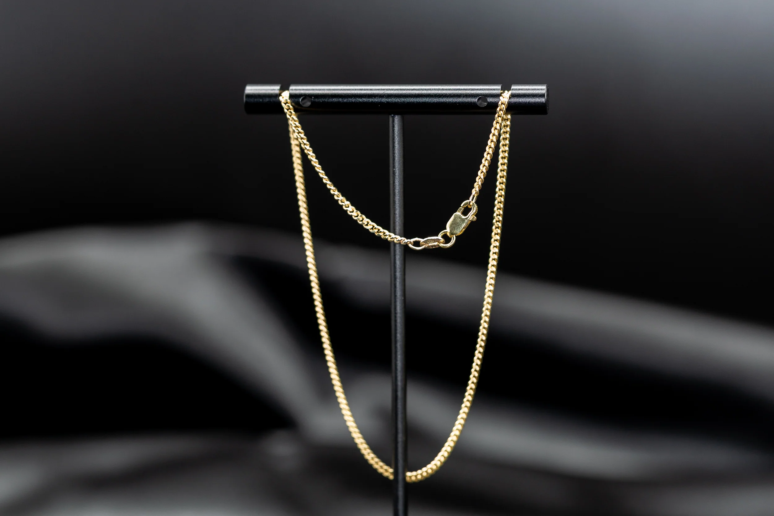 9ct Solid Gold Diamond-Cut Curb Anklet 10" - Image 6