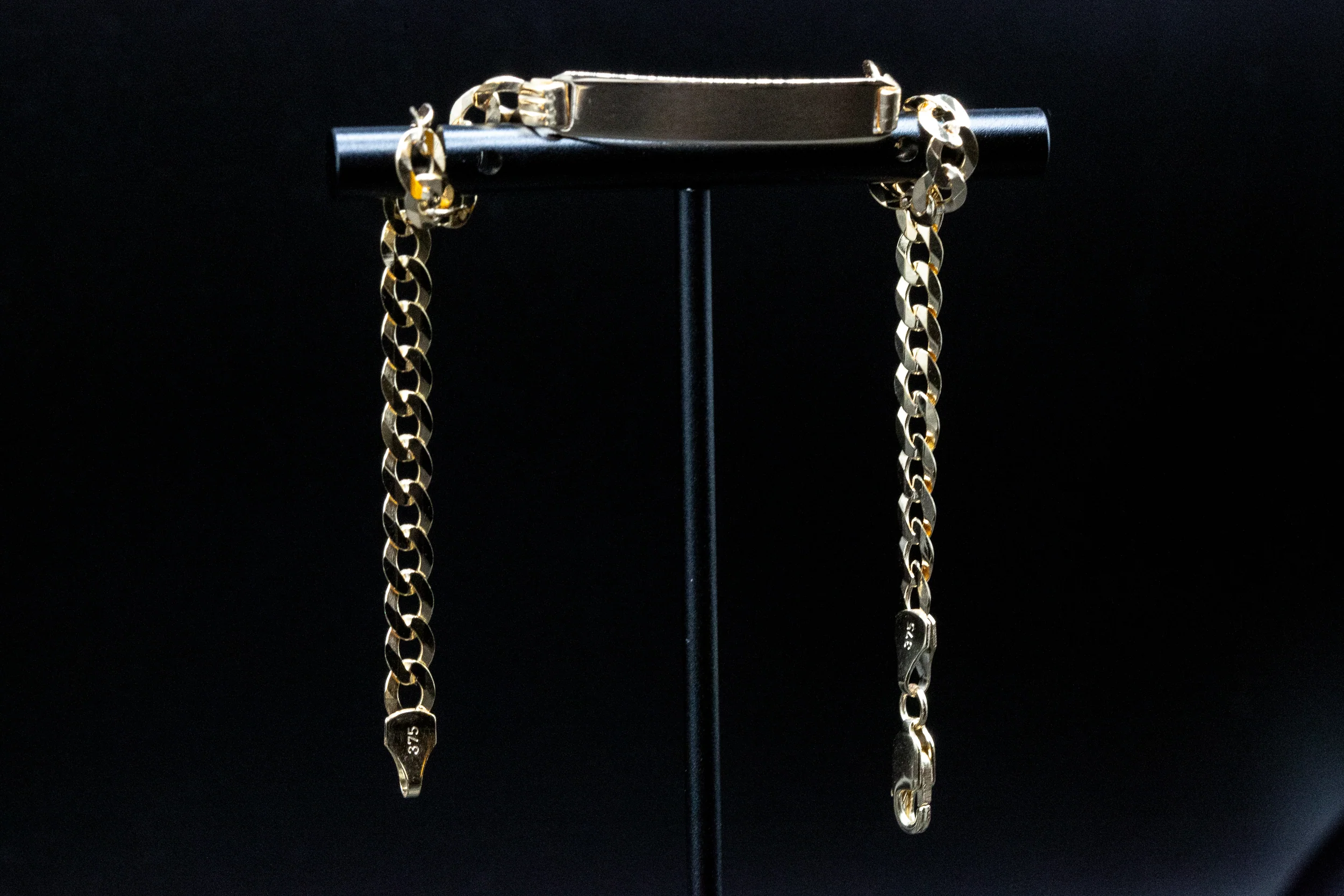 9ct Yellow Gold Gents Curb ID Bracelet – Classic & Timeless Design - Image 3