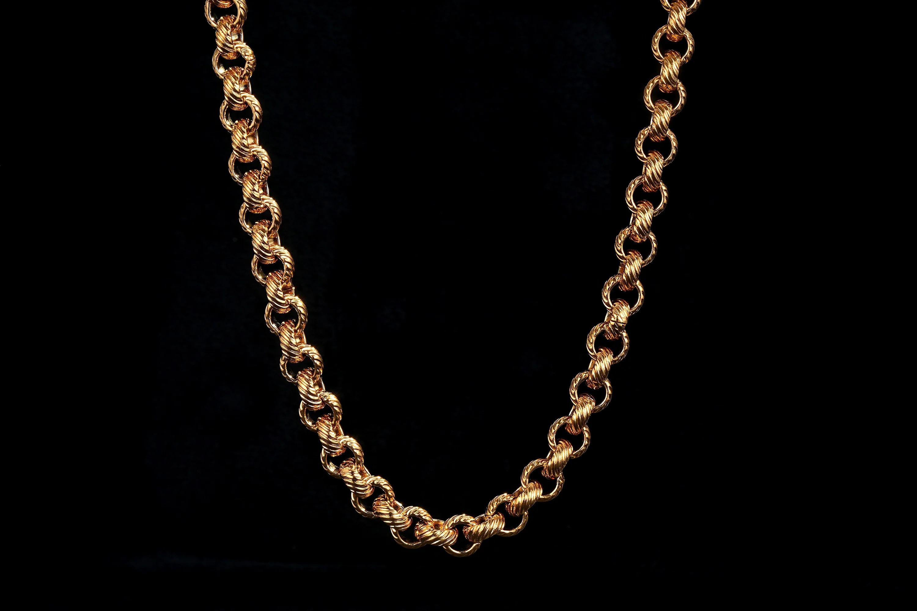 Gold Lined Patterned Belcher Chain 9mm - Image 4