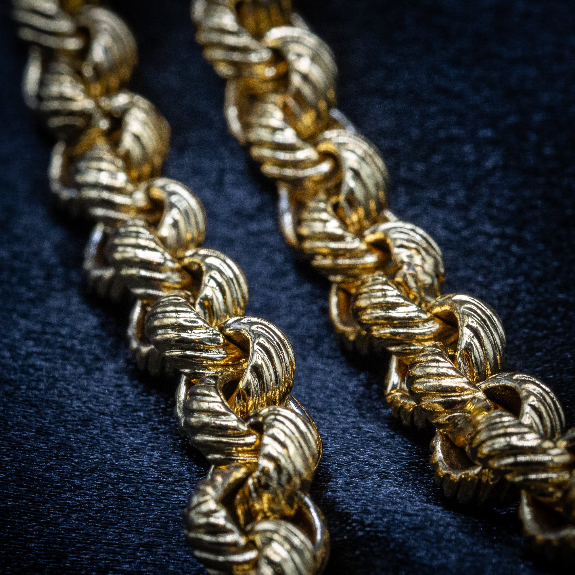 Gold Lined Patterned Belcher Chain 9mm - Image 5