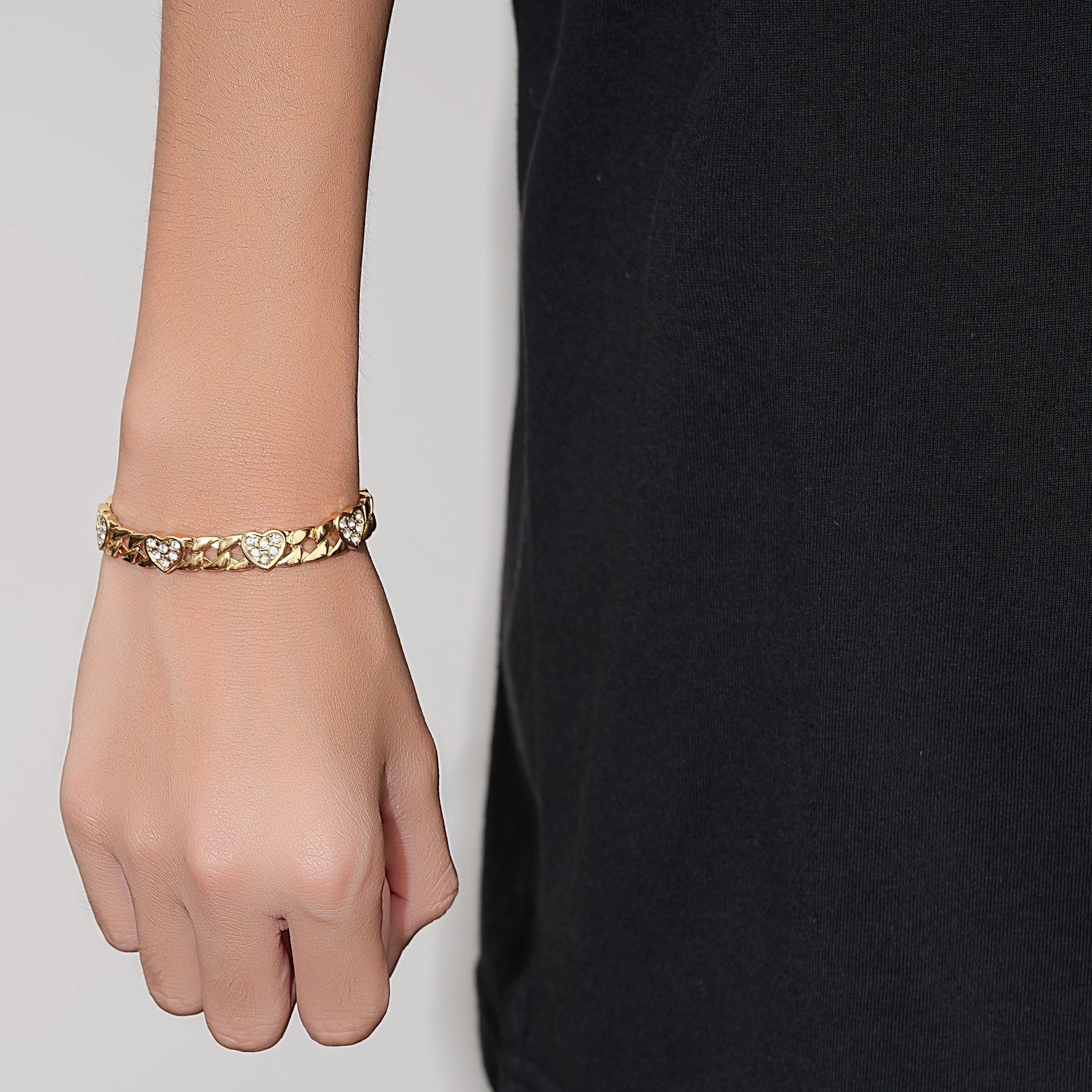 9ct Gold Heart Curb Bracelet 7mm - Image 3