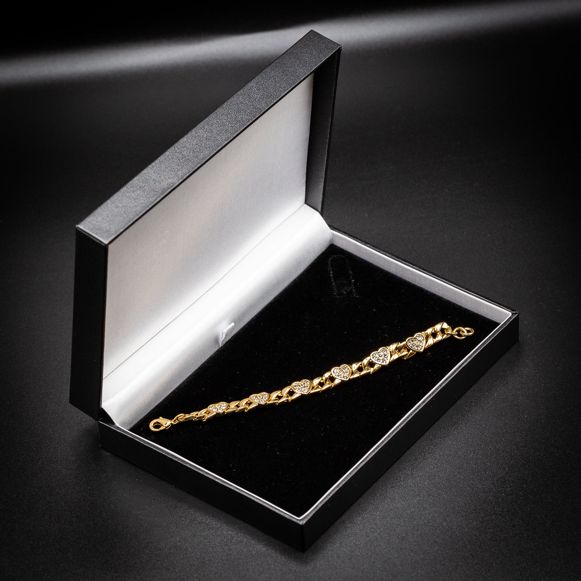 9ct Gold Heart Curb Bracelet 7mm - Image 6